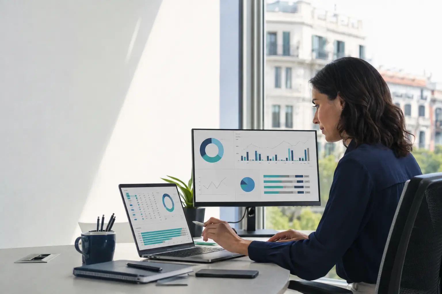 Profesional revisando la calidad de una tabla antes de crear un dashboard